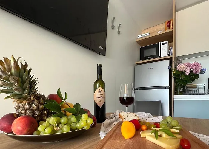 Mobile Maris - Two Bedroom Mobile * Orebić